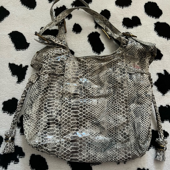 Elliott Lucca | Leather Snakeskin Tote Bag - Picture 2 of 15